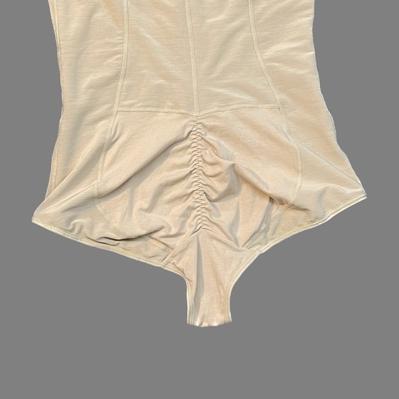 Zip Front Nude Body Shaper Girdle With Derrière Enhancer  Size XL - Picture 4 of 5